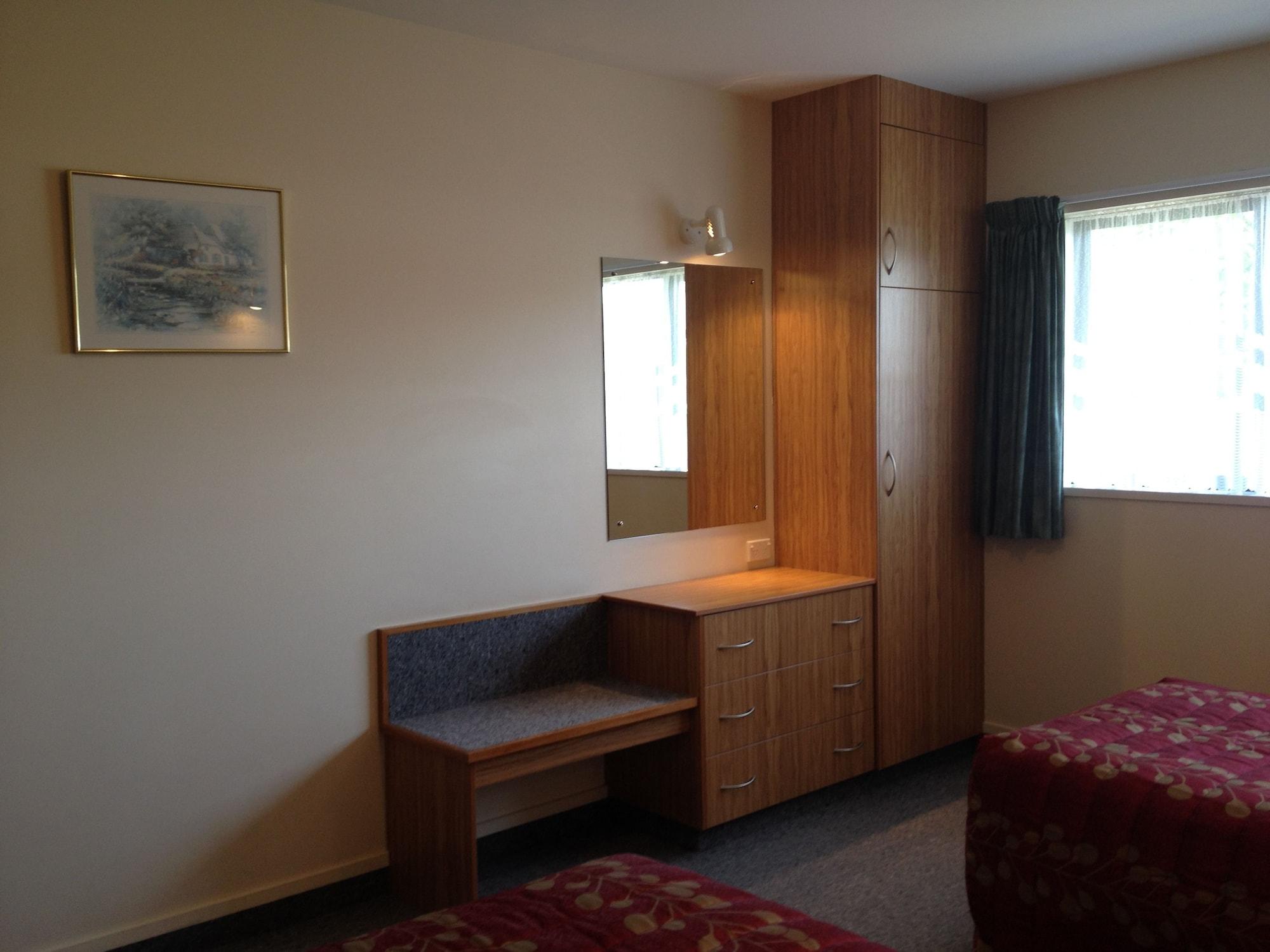 Arran Motel Te Anau Exterior photo