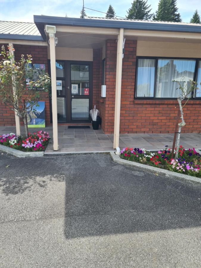 Arran Motel Te Anau Exterior photo