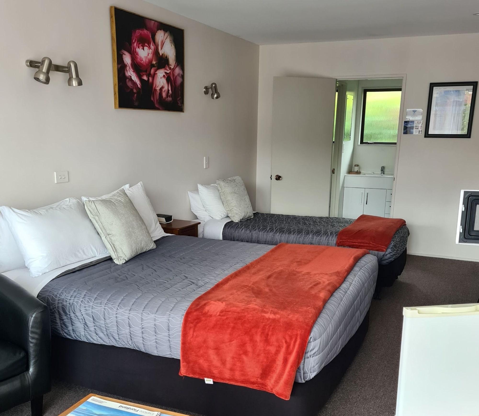 Arran Motel Te Anau Exterior photo