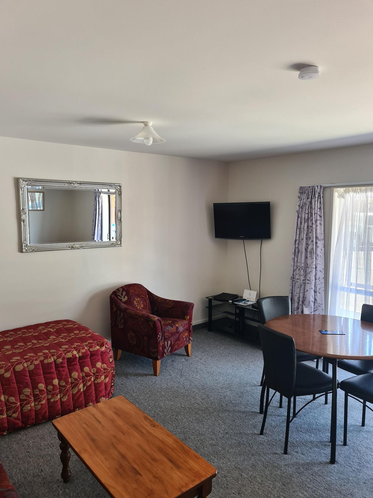 Arran Motel Te Anau Exterior photo