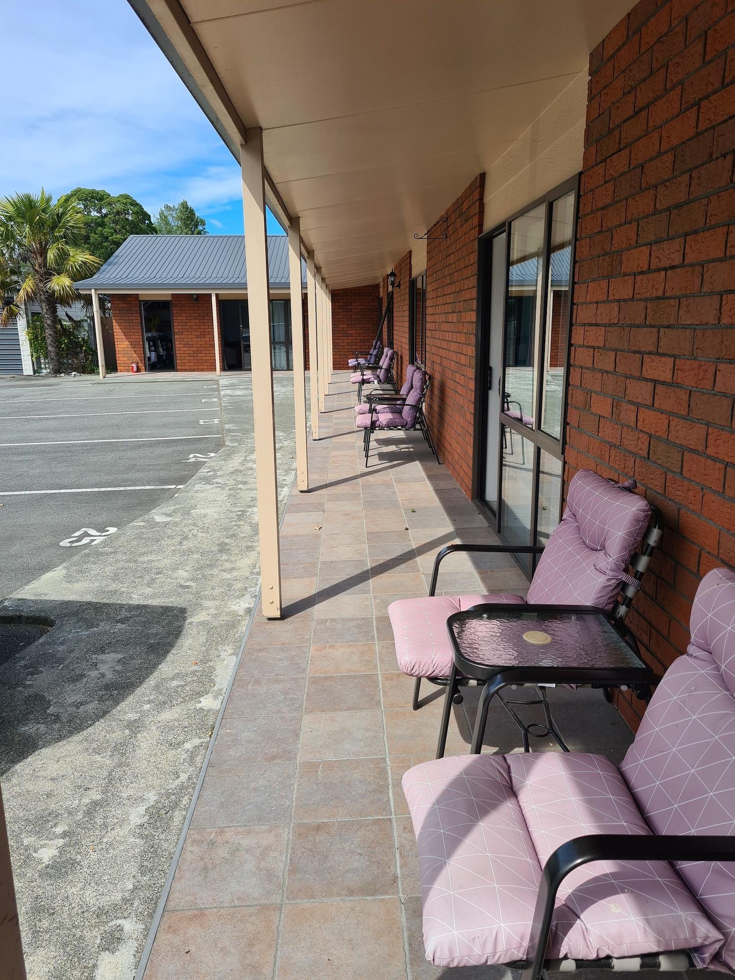 Arran Motel Te Anau Exterior photo