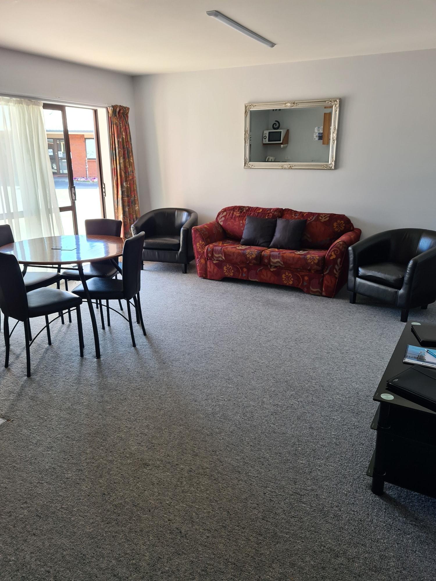 Arran Motel Te Anau Exterior photo