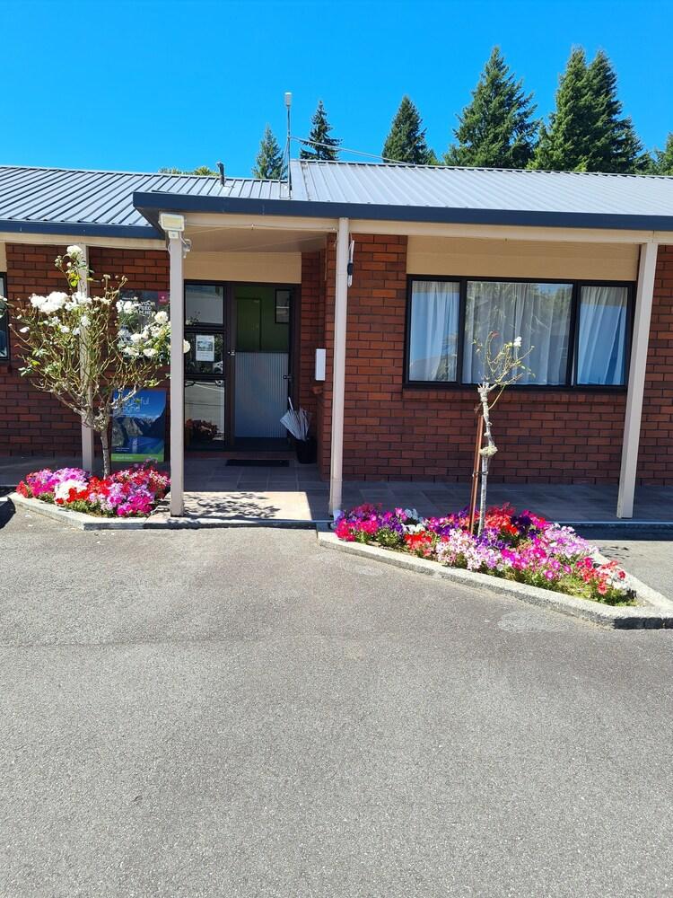 Arran Motel Te Anau Exterior photo