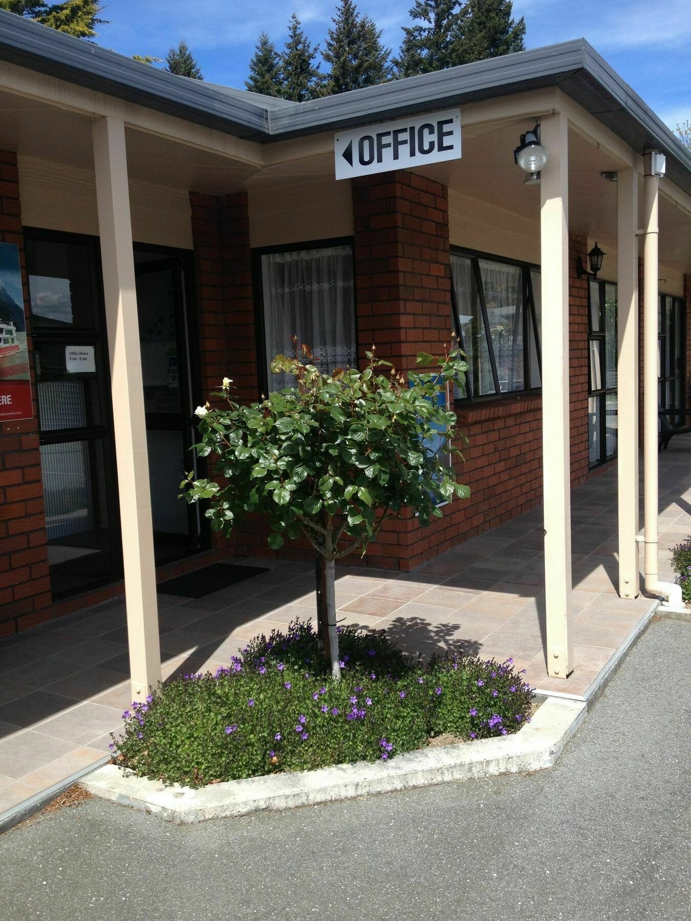 Arran Motel Te Anau Exterior photo